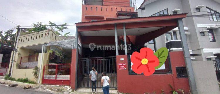  Rumah Kos 3 Lantai Furnished Bagus Dekat Kampus Unpak 1