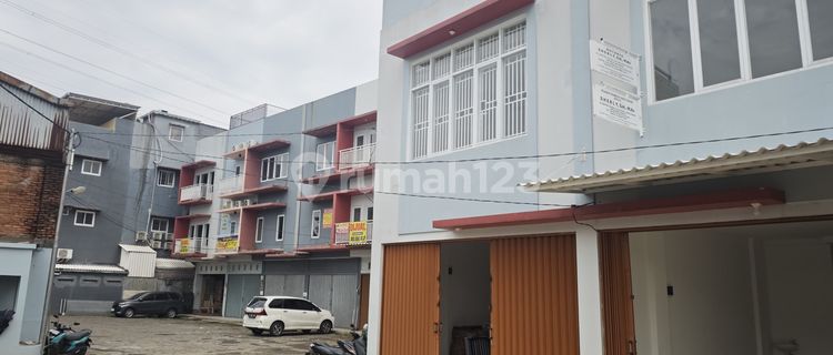 Sell at a Loss, Selling New Mrs. Ruko in Hook, Pandu Raya 1