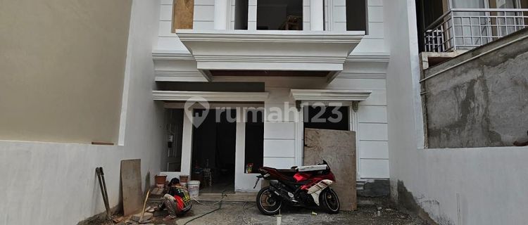 Rumah 2 Lantai Modern Classic di jagakarsa jaksel dekat ke cilandak  1