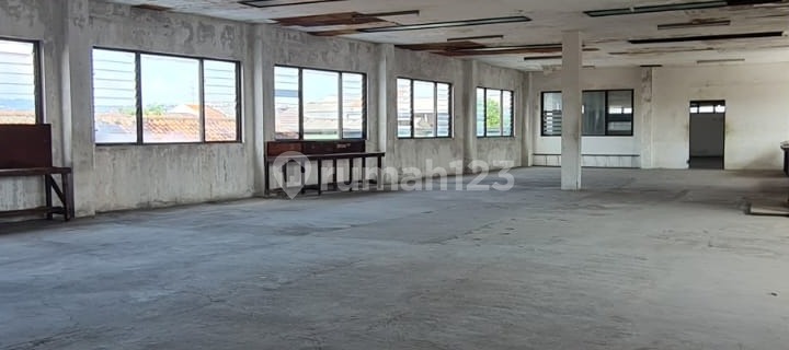 Gudang Strategis Siap Pakai di Jalan beruang Gayamsari 1