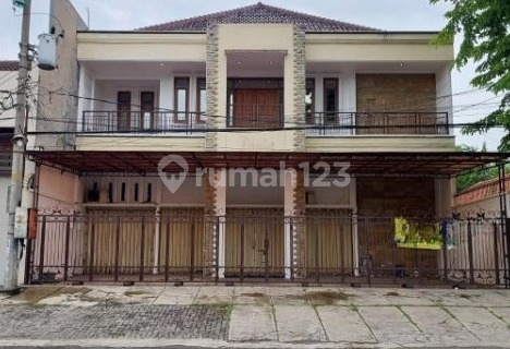 Strategic Spacious House on Panjaitan, Central Semarang 1