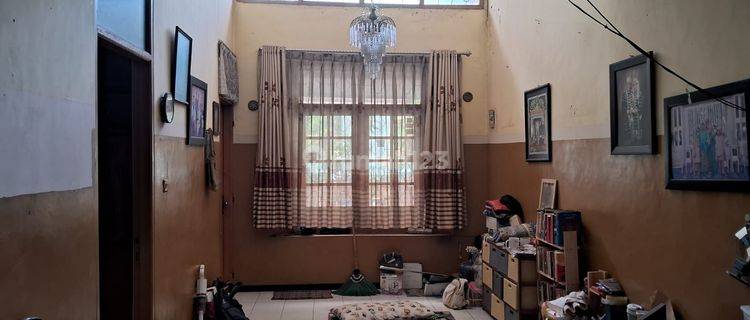 Dijual Rumah Butuh Renovasi Hadap Timur Di Bumi Kopo Kencana 1