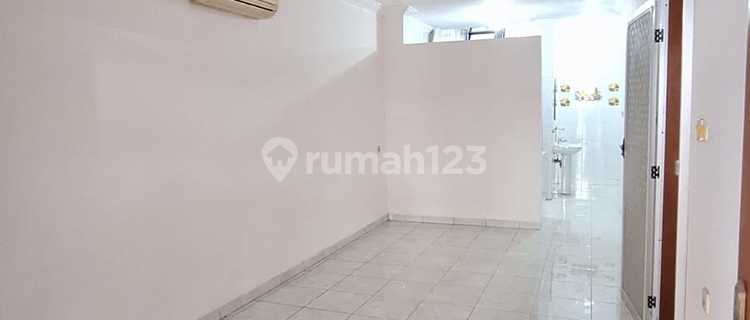 For Sale Nice House on Jalan Kelapa Kopyor Barat 1