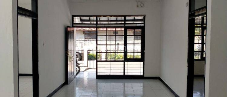 Rumah Hook Hadap Timur di Taman Kopo Indah Tki 2 Bandung 1