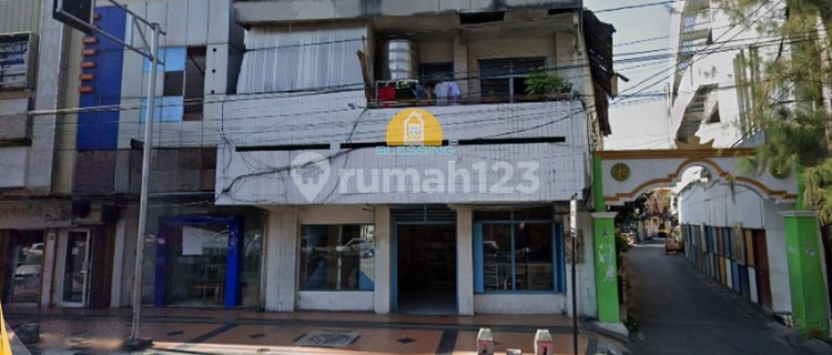 Rumah Hitung Tanah di Tengah Kota Jalan Pemuda 1