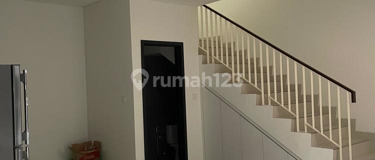 Disewakan Rumah Siap Huni - Maison De Wisteria (028) 1