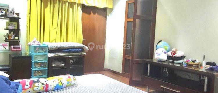 Rumah  Bagus Tengah Kota Unfurnished Sayap Sudirman  1