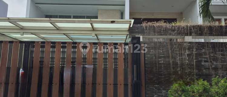 Disewakan Rumah Modern Rapi Semi Furnish Uk 10X20 di Permata Buana,Kembangan Jakarta Baat 1