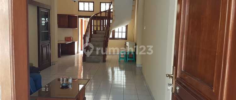 Rumah Tinggal 2 Lantai Asri Furnished Setra Murni Bandung 1