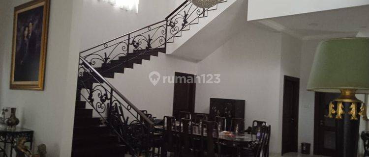 Dijual rumah siap huni rapi bersih bagus terawat di daerah Menteng 1