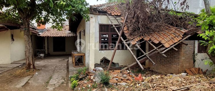 Rumah Tua Hitung Tanah Cocok Untuk Kos dan Usaha dipinggir Jalan Besar 1