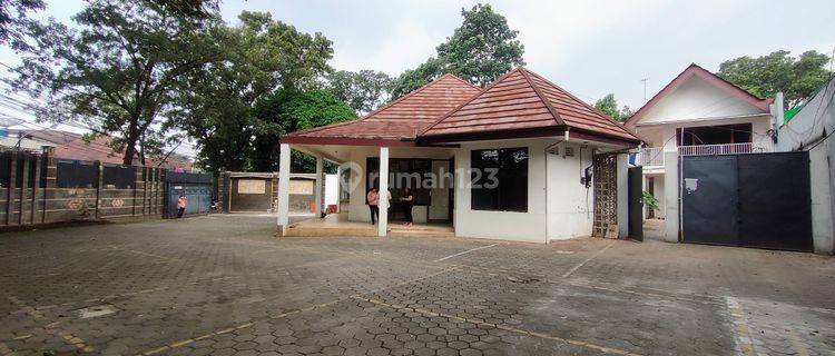 Rumah cocok untuk usaha, cafe, resto, kantor 1