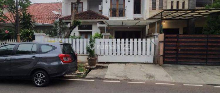 Walking Distant To Pondok Indah Mall. Rumah 2 Lt. Akses Bagus Dan Lebar. 1