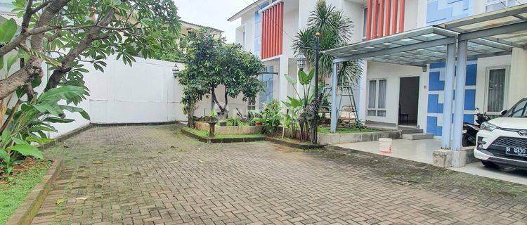 Rumah Furnished 2 Lt Siap Huni Dalam Kompleks di Kampung Rambutan. Dekat Terminal Dan Lrt. 1