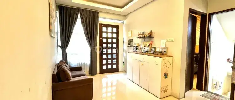 Jarang Ada Rumah Furnished 2lt di Karang Tengah, Ciledug, Tangerang 1