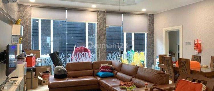 Dijual Rumah Florence Pik 3 Lantai Furnished SHM Nego 4+1br 1