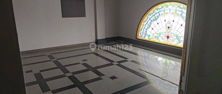 Disewakan Perkantoran di Gedung Muara Karang Raya Lantai 3 350m² 1