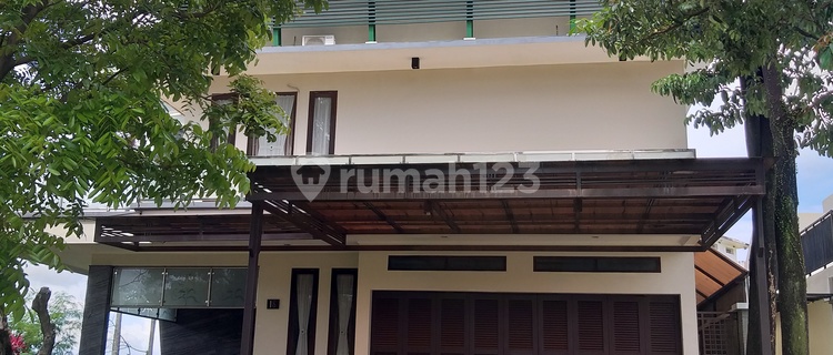 Rumah Mewah Lokasi Strtegis Dekat Keluar Tol Sentul Selatan 1