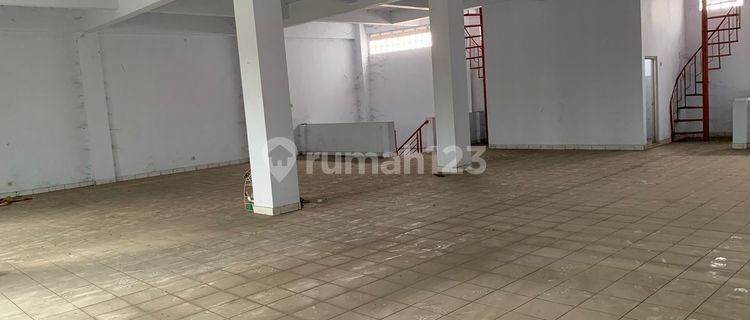 Good strategic shop house for boarding house/mini market in Kalitanjung, Cirebon. 1