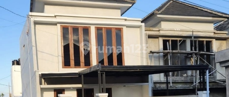 Rumah 2 Lantai 3 Kamar Tidur Semi Furnished Tabanan Area 1