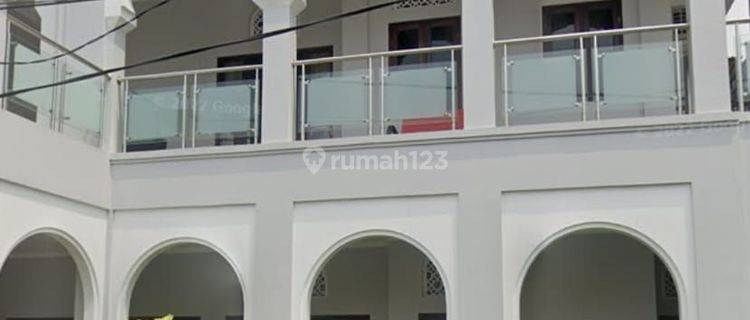 Rumah dengan gaya MODERN ISLAMI di jl. Pelangi(Jaka Mulya) 1