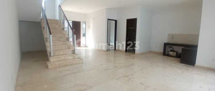 Disewakan rumah golf island 8x20 type pine pik jakut  1