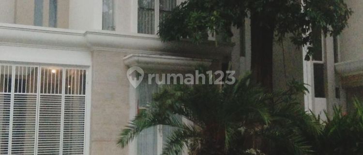 Dijual Rumah 2 lantai murah, siap huni ada club' house di kawasan kota mandiri Surabaya  1