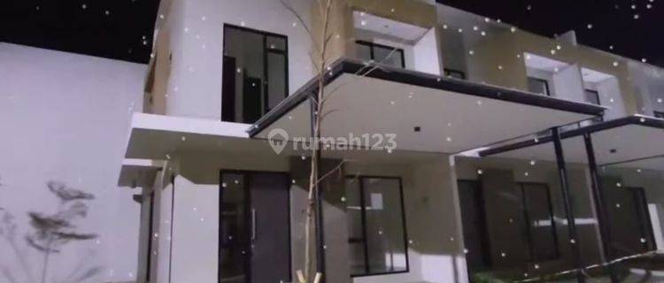Disewa Rumah PIK2 Dallas View Danau Hoek uk 9x12,5m² taman samping luas at Tangerang 1