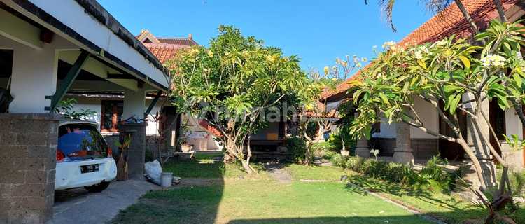 Jual Rumah Style Villa Renon 1