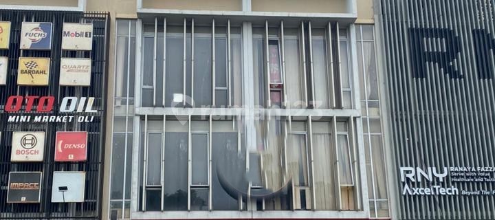 For Sale: Festive Boulevard 3-Storey Shop House, Building Area 152M, Spacious and Free Parking, Suitable for Office, Alfamart, Culinary Business, Eligible for KPR (Home Ownership Credit), Direct Access to Tambun Toll Road, Grand Wisata Bekasi. 1