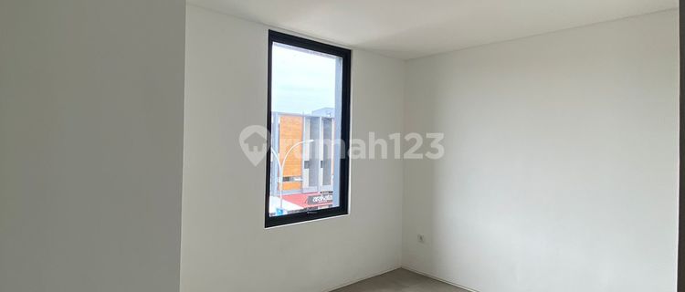 Disewakan Ruko 3 Lantai, Cocok Untuk Usaha Kuliner Dan Kantor, Lokasi Ramai di Grand Wisata Bekasi 1