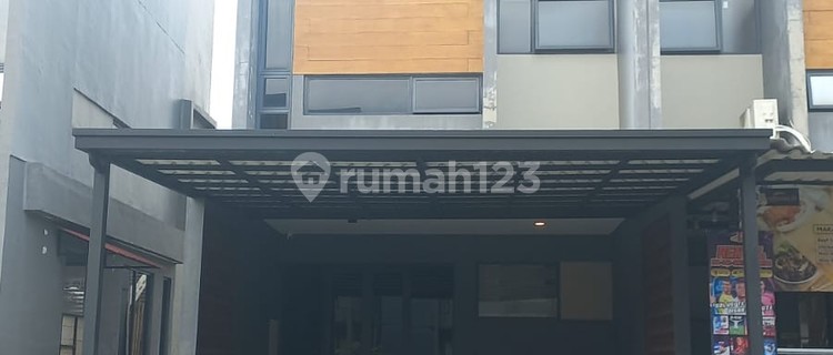 For Rent House / Shop / Office Space 3 Floors, 3 Ready-to-Use Bedrooms, Free Parking, Land Area 110M2, Flood-Free, Toll Access Tambun Near Living World Mall, in Grand Wisata Bekasi 1