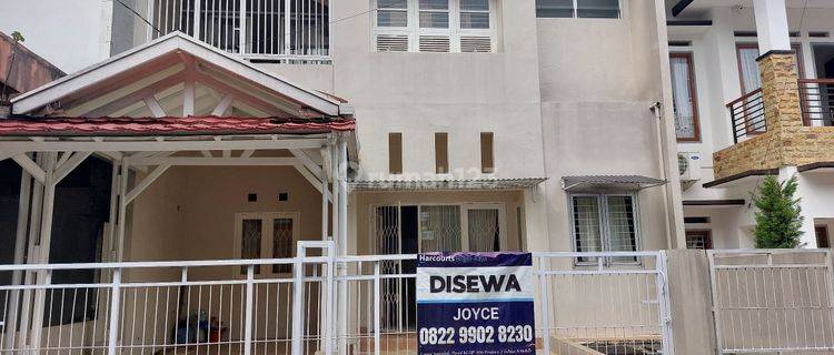 Rumah Disewakan 2 Lantai, Full Furnished, Siap Huni. 1