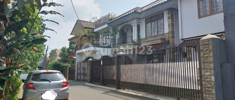 Exclusive Boarding House. Near University, Central Bogor, Area 300m², Land Certificate. 1