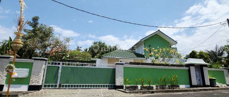 Rumah Vila Super Luas 2 Lantai Semi Furnished Gianyar Bali 1