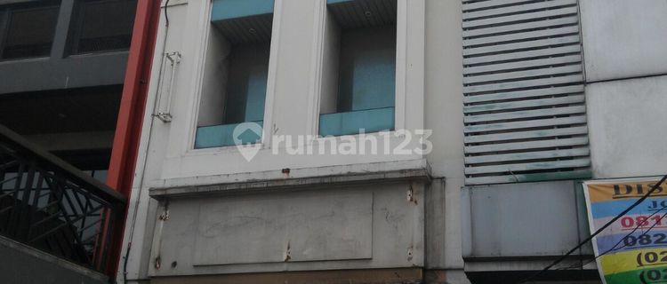 Ready-to-Use Shop House in a Busy Location, Suitable for a Restaurant 1