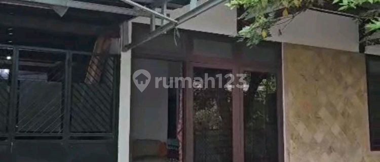 Old Single-Story House, 200 m² Land, Price Below 6 Billion, Still Negotiable 1