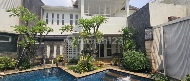 Resort-Style House with Swimming Pool in Graha Cinere near Toll Access 1