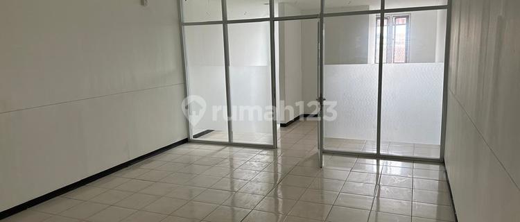 3-Storey Shop House in Downtown Bandung Unfurnished Freehold Certificate 1