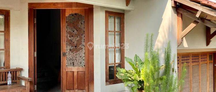 Rumah asri 2 lantai dalam kompleks di lebak bulus 1