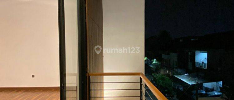 RUMAH MEWAH BRAND NEW 3.5 LANTAI BAGUS SIAP HUNI 1