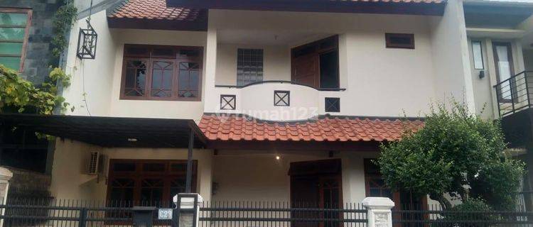 Disewakan Rumah 2Lt Type 3Kt Semi Furnished Di Buaran Regency 1