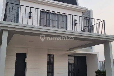 Disewakan Rumah 2lt Luas 8x15m Di Cluster Maison Wisteria 1