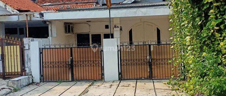 Rumah Disewakan  untuk kantor atau tempat usaha di Jl Kerinci kebayoran baru lokasi sangat strategis dan aman 1