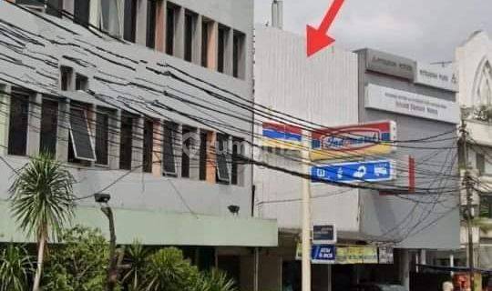 Ruko Langka di Pinggir Jalan Dekat Metro Pasar Baru Jakarta 1