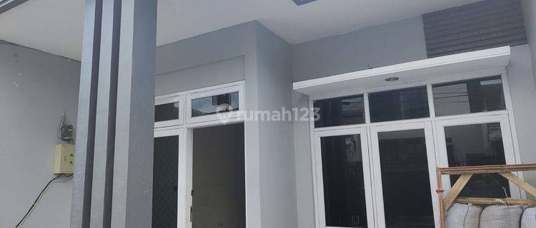 Rumah Minimalis Siap Huni di Taman Kopo Indah 2 1