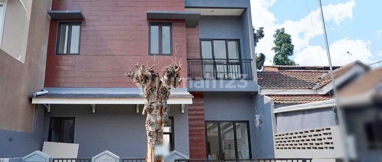 Modern Minimalist House in Nusaloka BSD 1