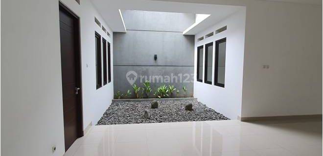 Rumah Baru Unfurnished SHM di Batununggal Indah Vii, Bandung 1