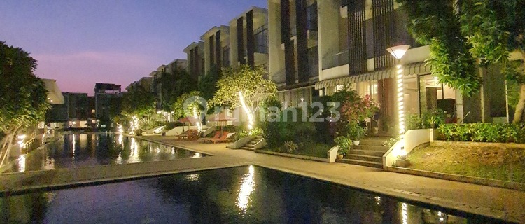 Rumah 4 Lantai Bagus Furnished di Ancol, Jakarta Utara 1