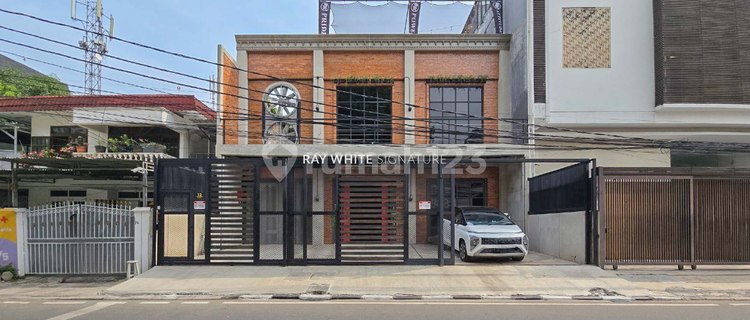 Rumah Bagus 2 Lantai Sia Huni di Jl. Setia Budi 3  1